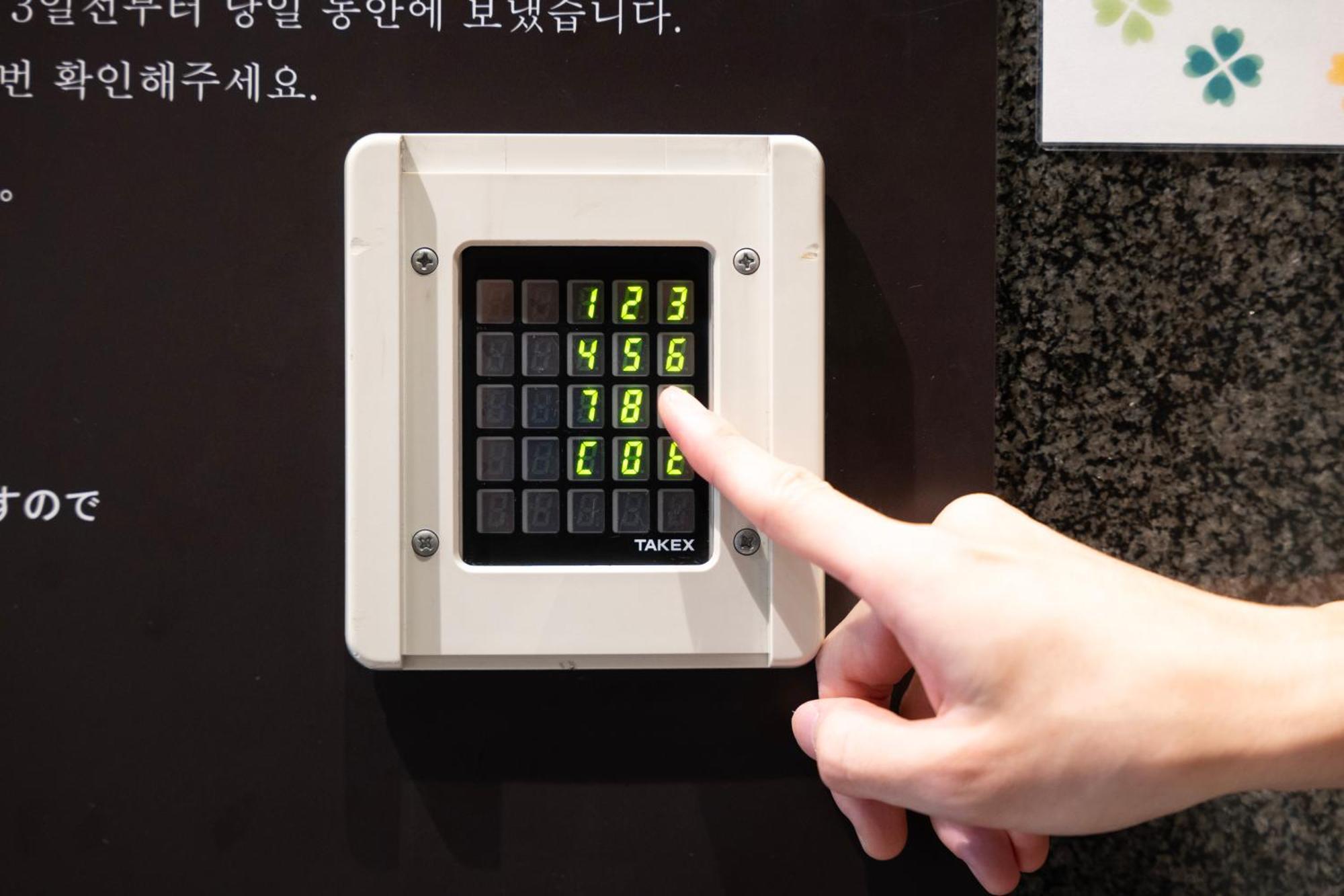 E-Stay Namba Осака Экстерьер фото